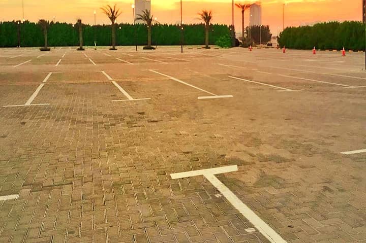 Free and spacious car parking facilities at Dubai Miracle Garden.