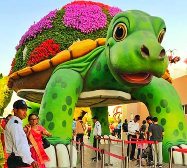Do follow the instructions of the security guards at the Dubai Miracle Garden.