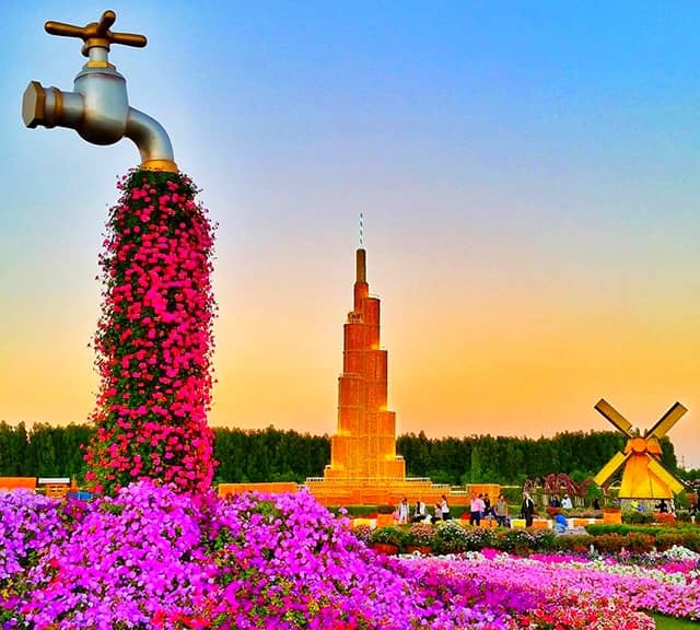 Pipeless Tap Fountain photograph at Dubai Miracle Garden.