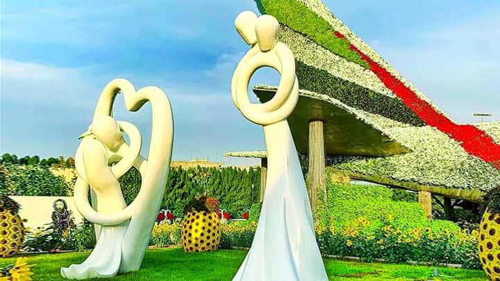 Romantic Sculptures at the Dubai Miracle Garden