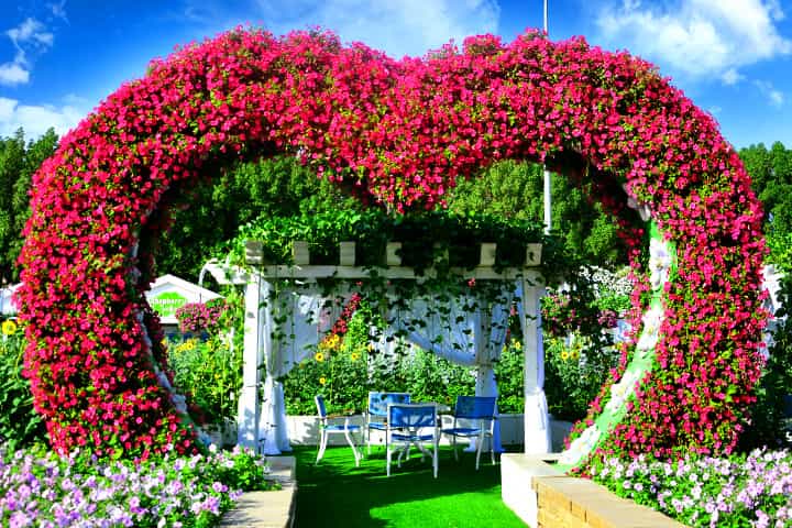 Hearts-shaped sitting areas